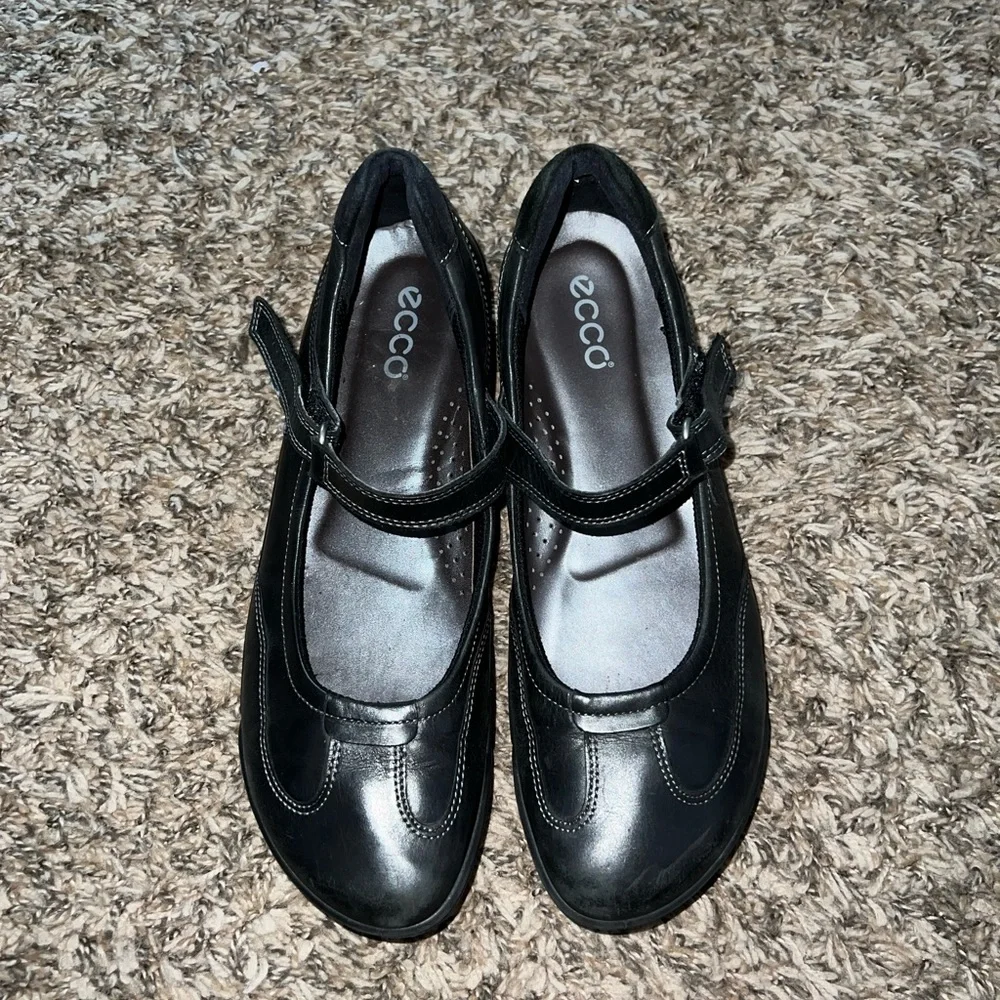Ecco Black Leather Velcro Strap Shoes Size 7